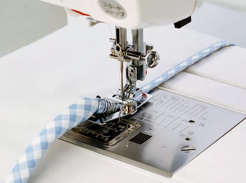 Лапка для окантовки косой бейкой для машин с горизонтальным челноком