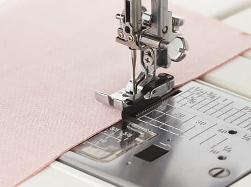 Лапка для отстрочки по краю с отступом 1/4" (6мм) для машин с горизонтальным челноком