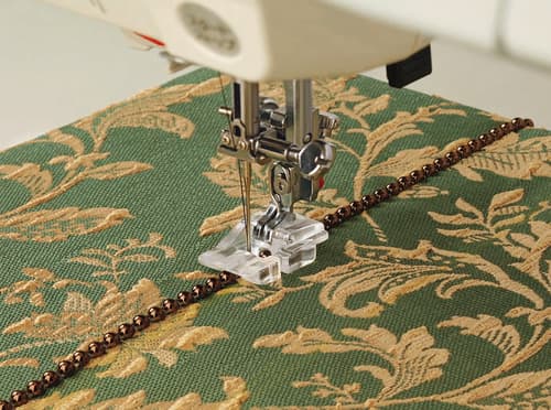 Набор лапок для пришивания бисерной нити диаметром 2 и 4мм для машин с горизонтальным челноком - фото №2