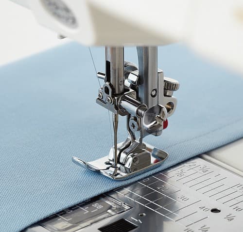 Лапка для прямой строчки для машин с горизонтальным челноком