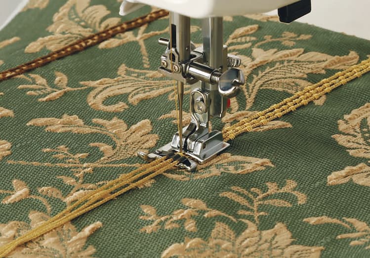 Лапка для пришивания шнура с 3 направляющими (для машин с шириной строчки 9мм) - фото №2