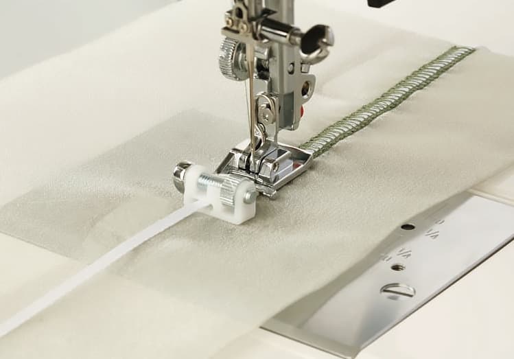 Лапка для пришивания резинки, тесьмы, пайеток (для машин с шириной строчки 9мм) - фото №2