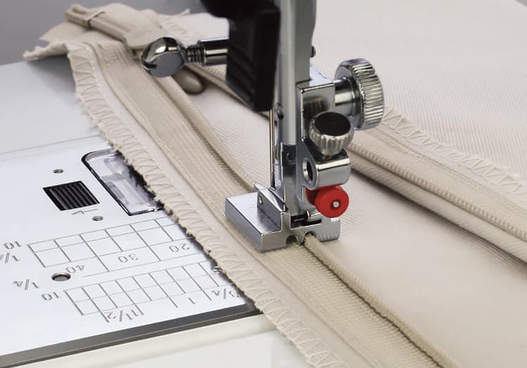 Лапка для потайной молнии (для машин с шириной строчки 9мм) - фото №2