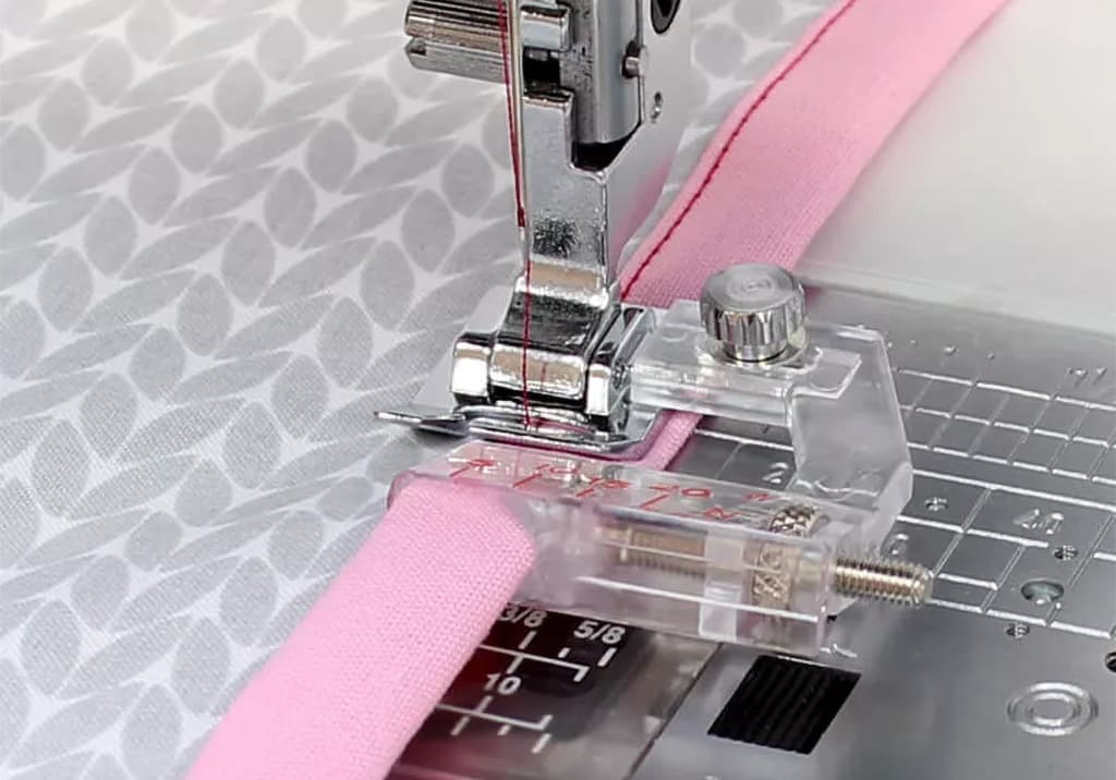 Регулируемая лапка для окантовывания косой бейкой (для машин с шириной строчки 9мм) - фото №2