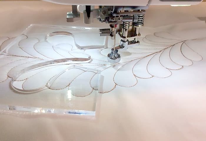 Лапка для стегания по шаблону (к набору для свободно-ходовой вышивки) - фото №3