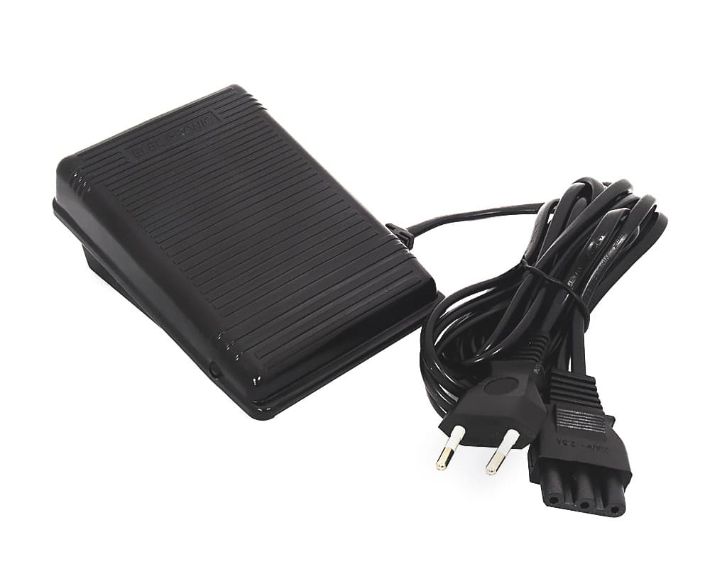 Электромеханическая швейная машина Janome 1820s - фото №13