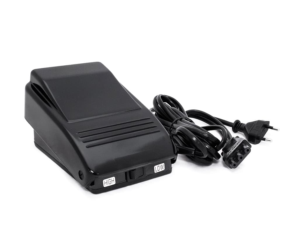 Электромеханическая швейная машина Janome 7518A (с жестким чехлом) - фото №16