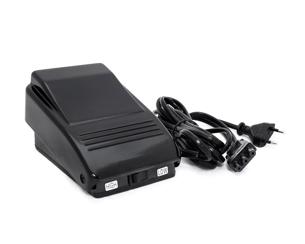 Электромеханическая швейная машина Janome 7524A (с жестким чехлом) - фото №16